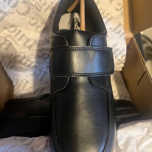 Hush Puppies Gavin boys school/dress show with Velcro close - Picture 3 of 8